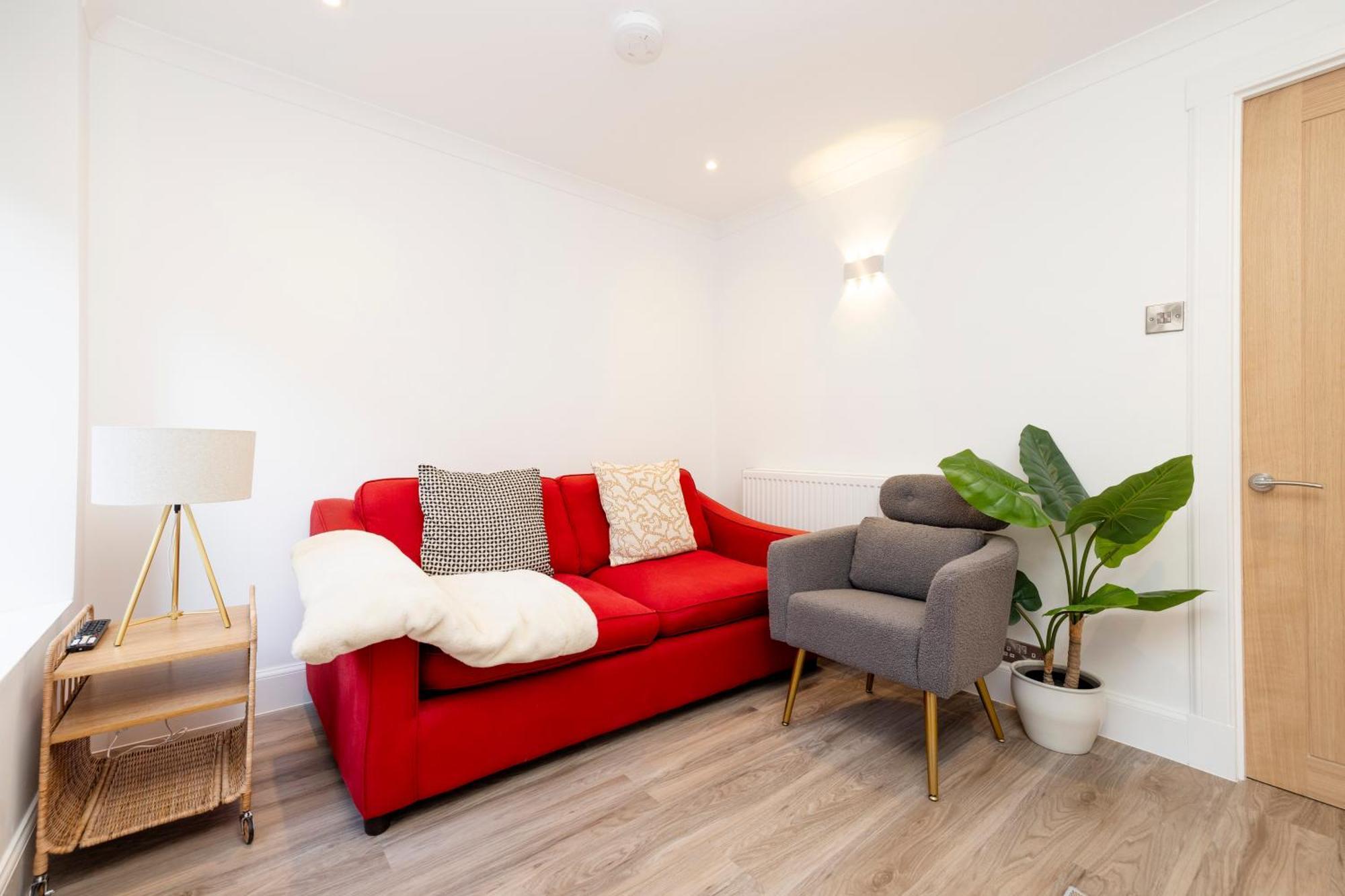 Joivy 3Br Flat In Haymarket With Free Parking 爱丁堡 外观 照片